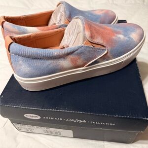 Dr. Scholl's Women's Blue and Orange Slip-On Sneakers
